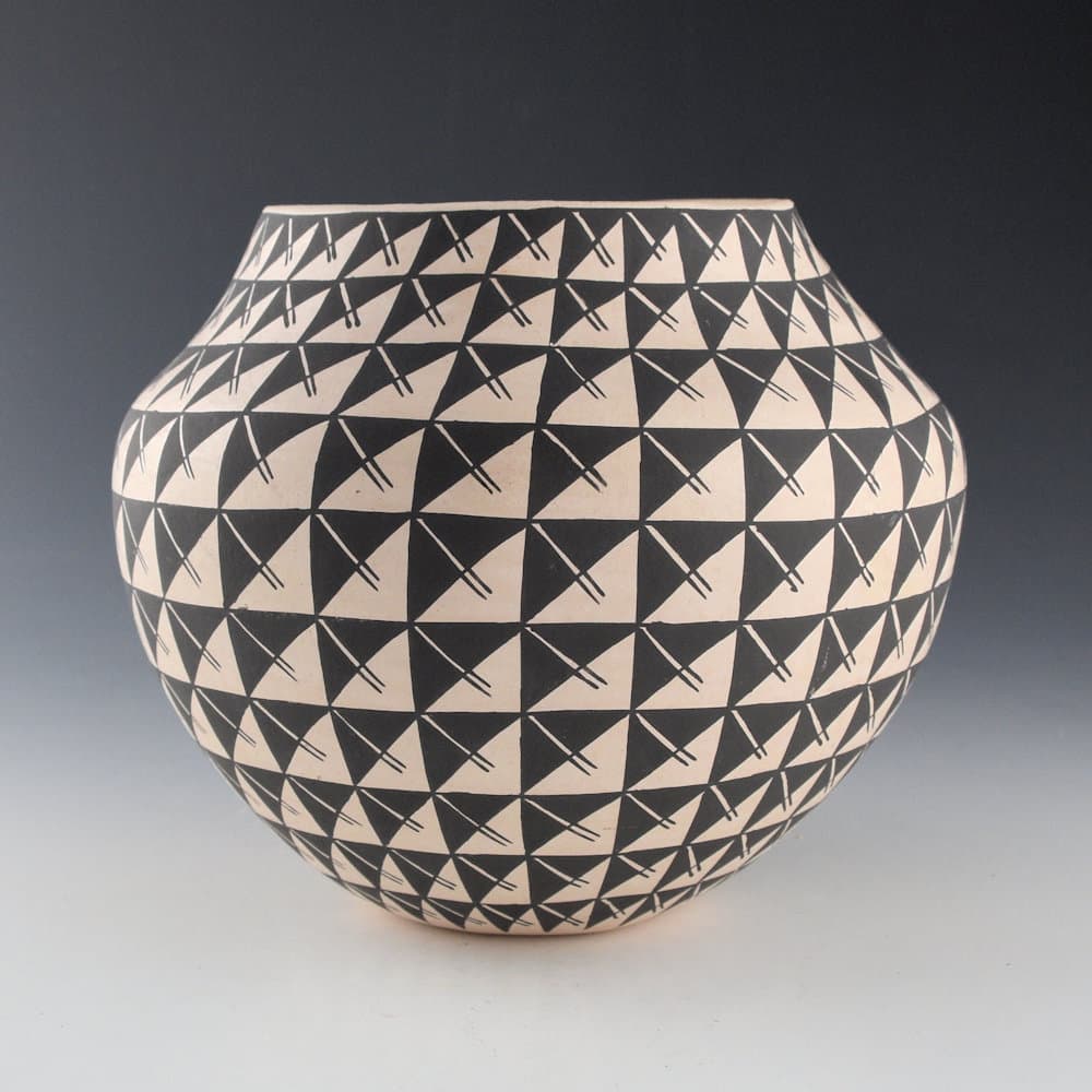 Victorino, Cletus – Jar with Rain Designs