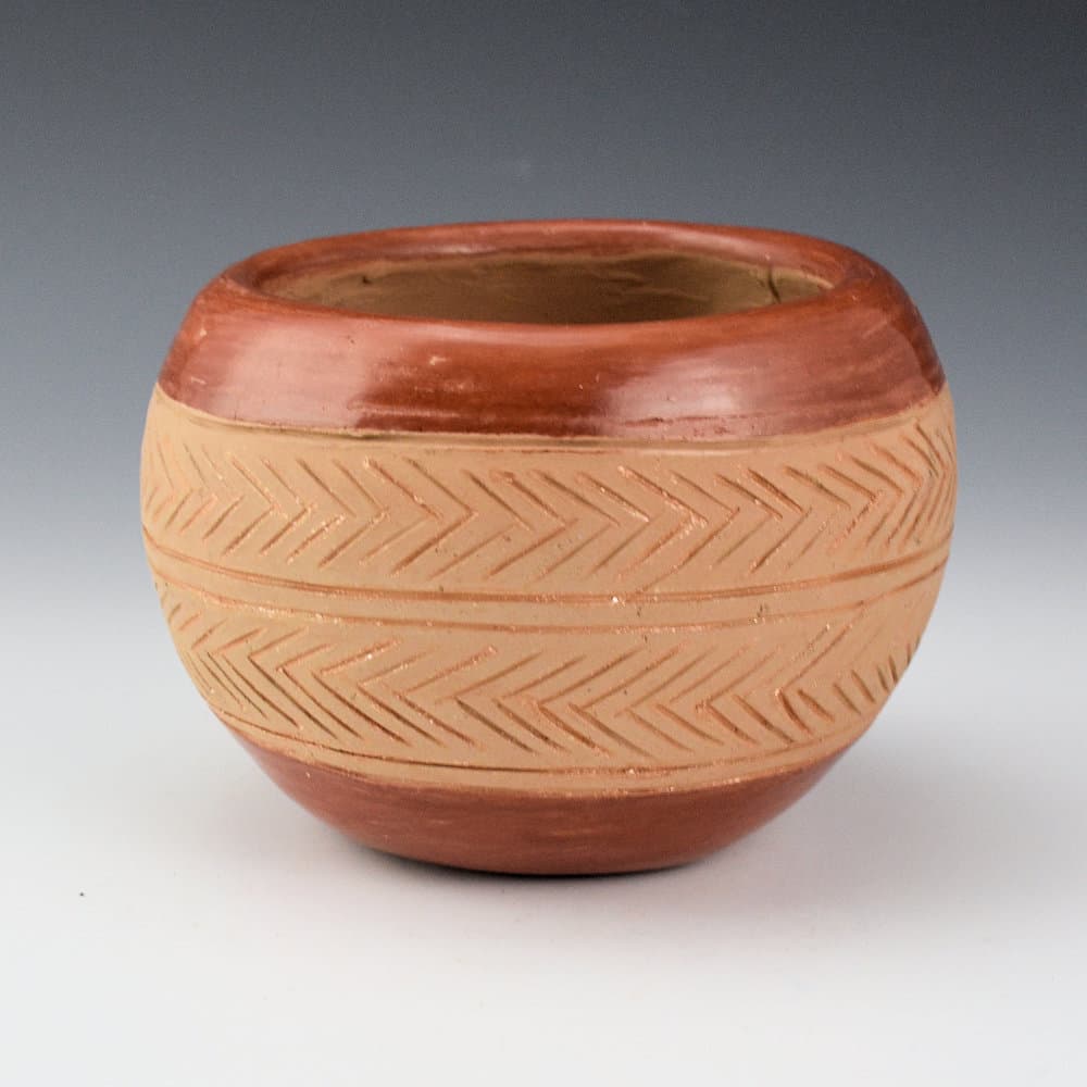 Montoya, Tomasita – Small Bowl with Potsuwi’i Incised Lightning Designs (1970s)