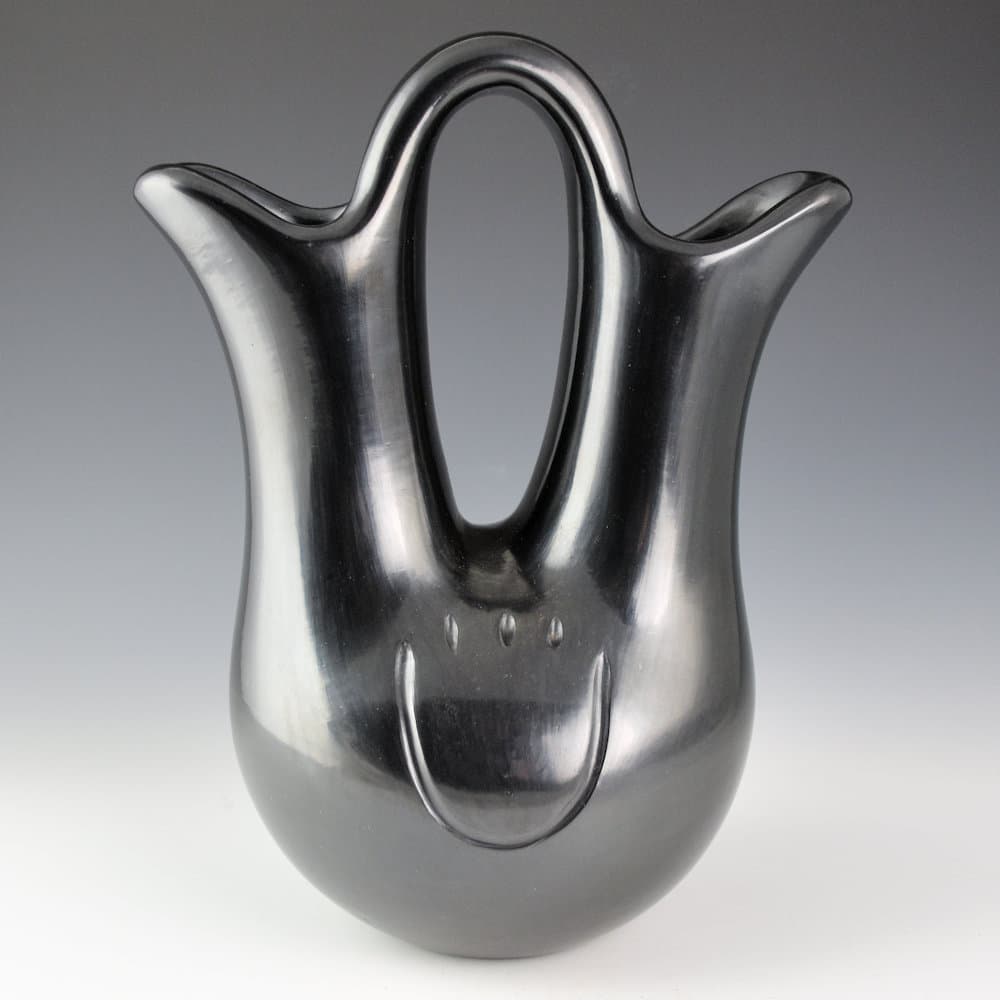 Roller, Toni – 9.5″ Tall Wedding Vase with Bear Paws (1986)