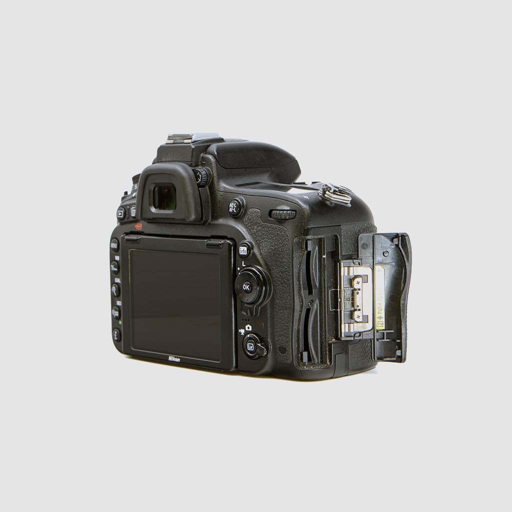 Nikon D200 DSLR 665nm Camera (Used) - thumbnail 8