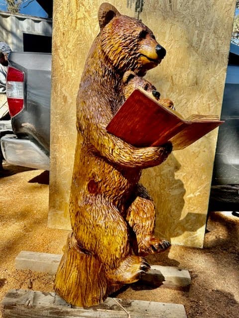 Mother Bear with Cub Reading Book Chainsaw Carving - thumbnail 2