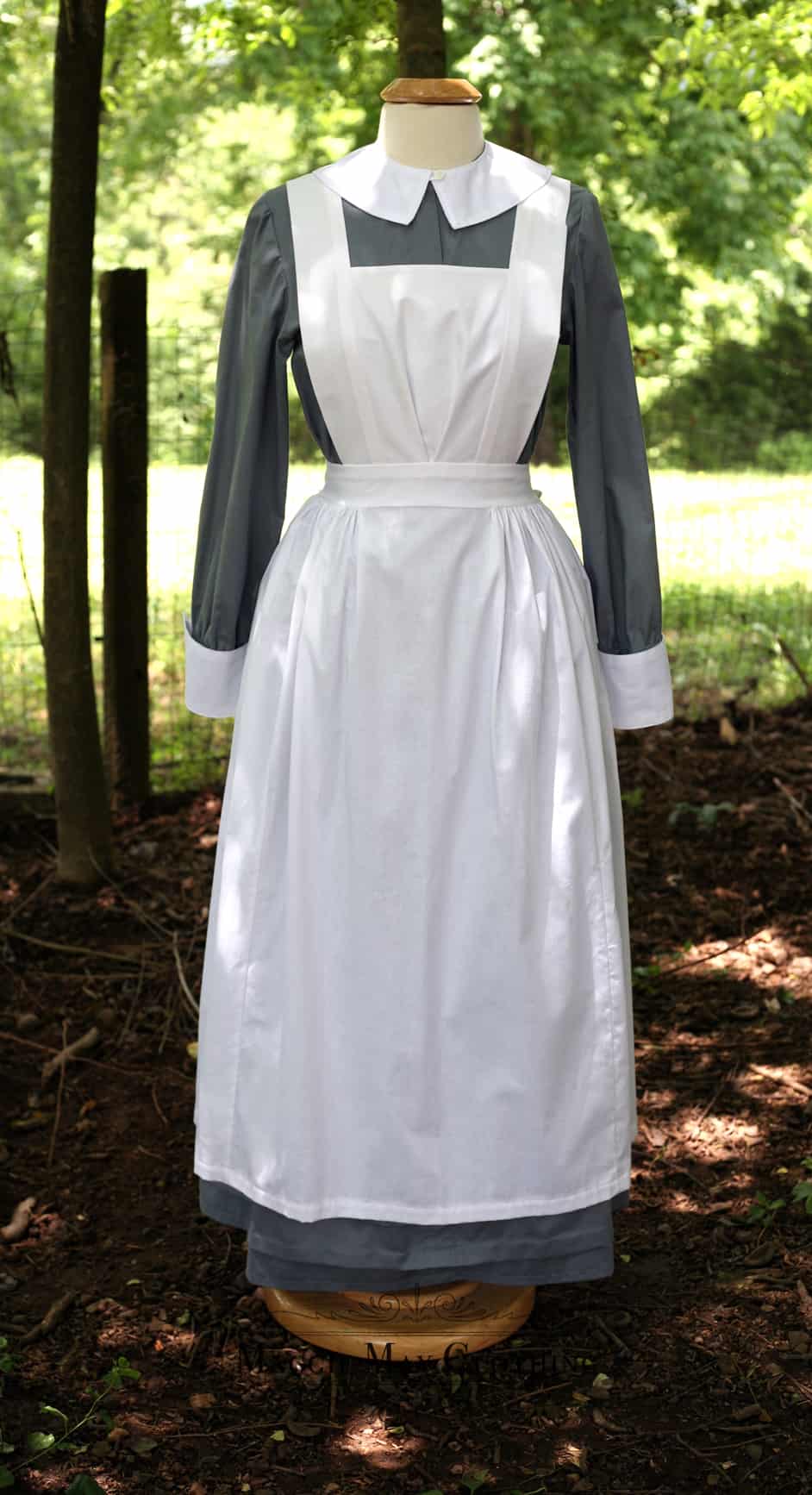 Nurse’s Strap Apron - thumbnail 3
