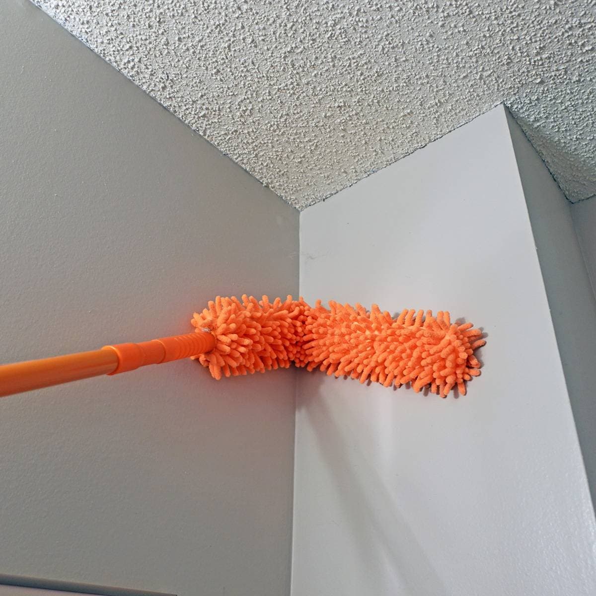 Microfiber Duster with Extendable Pole - thumbnail 6