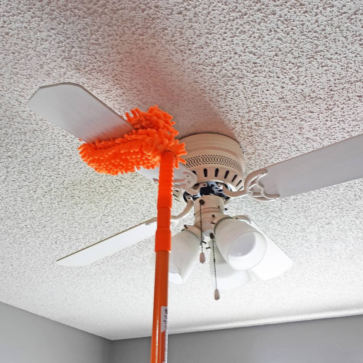 Microfiber Duster with Extendable Pole - thumbnail 4