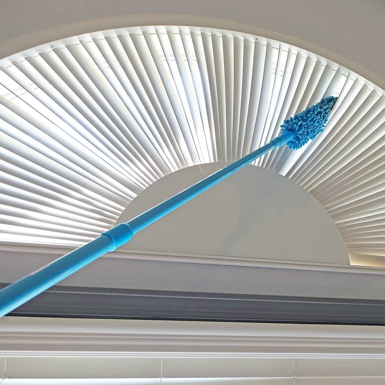 Microfiber Duster with Extendable Pole - thumbnail 2