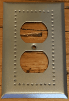 Switchplate – Border Single Outlet