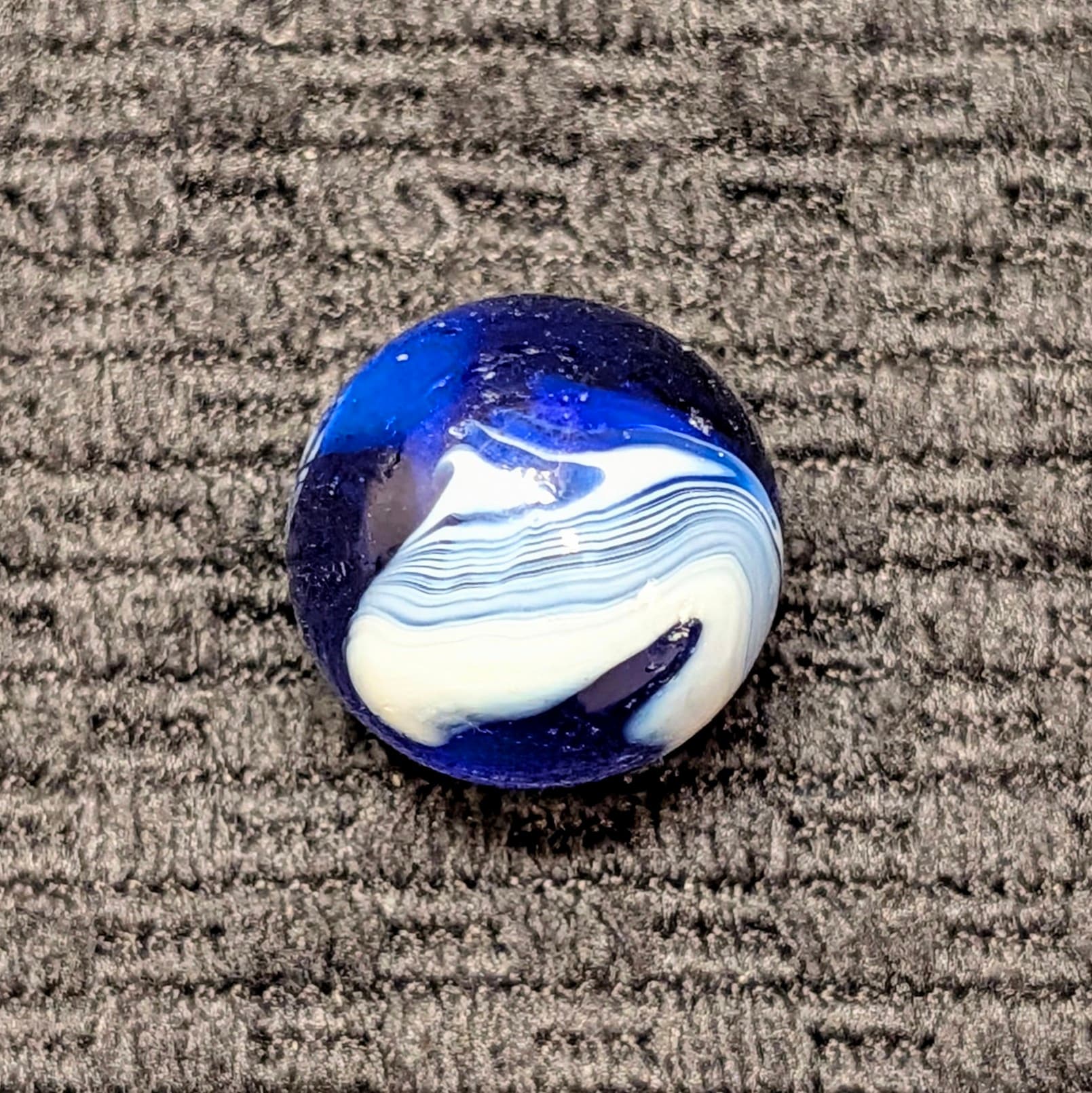 Outstanding Cobalt Peltier Feathered Slag - thumbnail 4