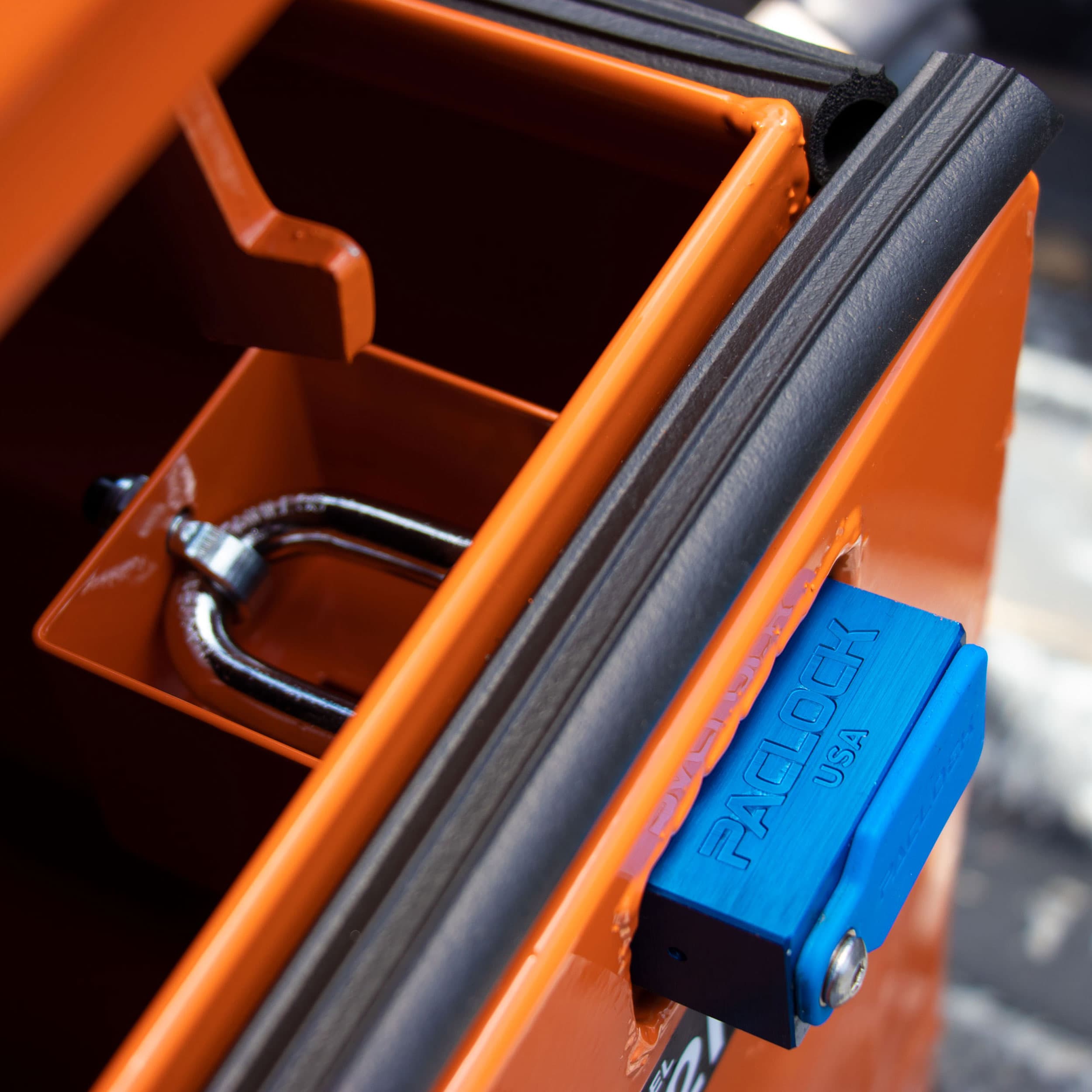 “10-Series” Universal Jobsite Box Lock