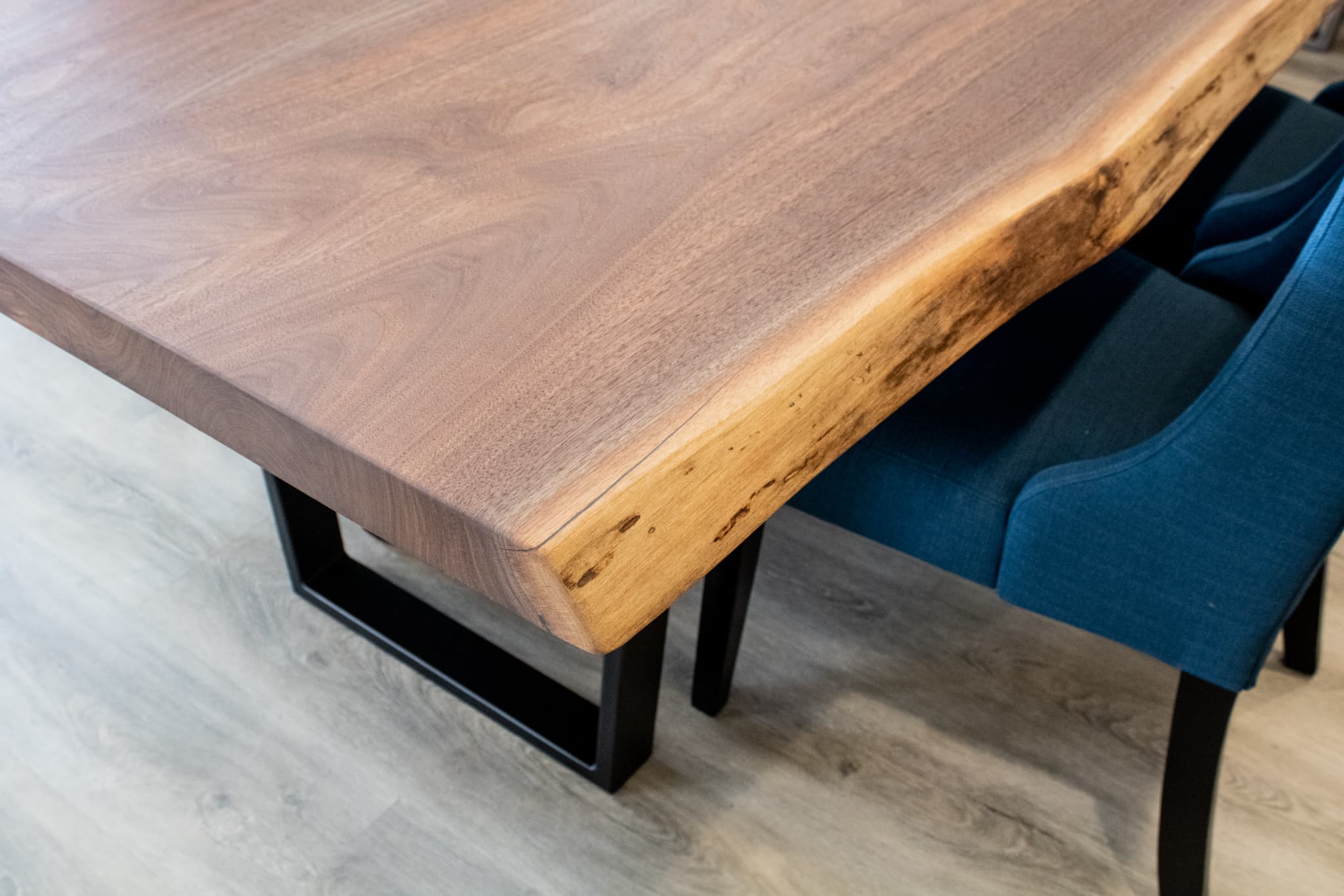 Blues Creek Live Edge<br>Walnut Dining Table – 7′ - thumbnail 7