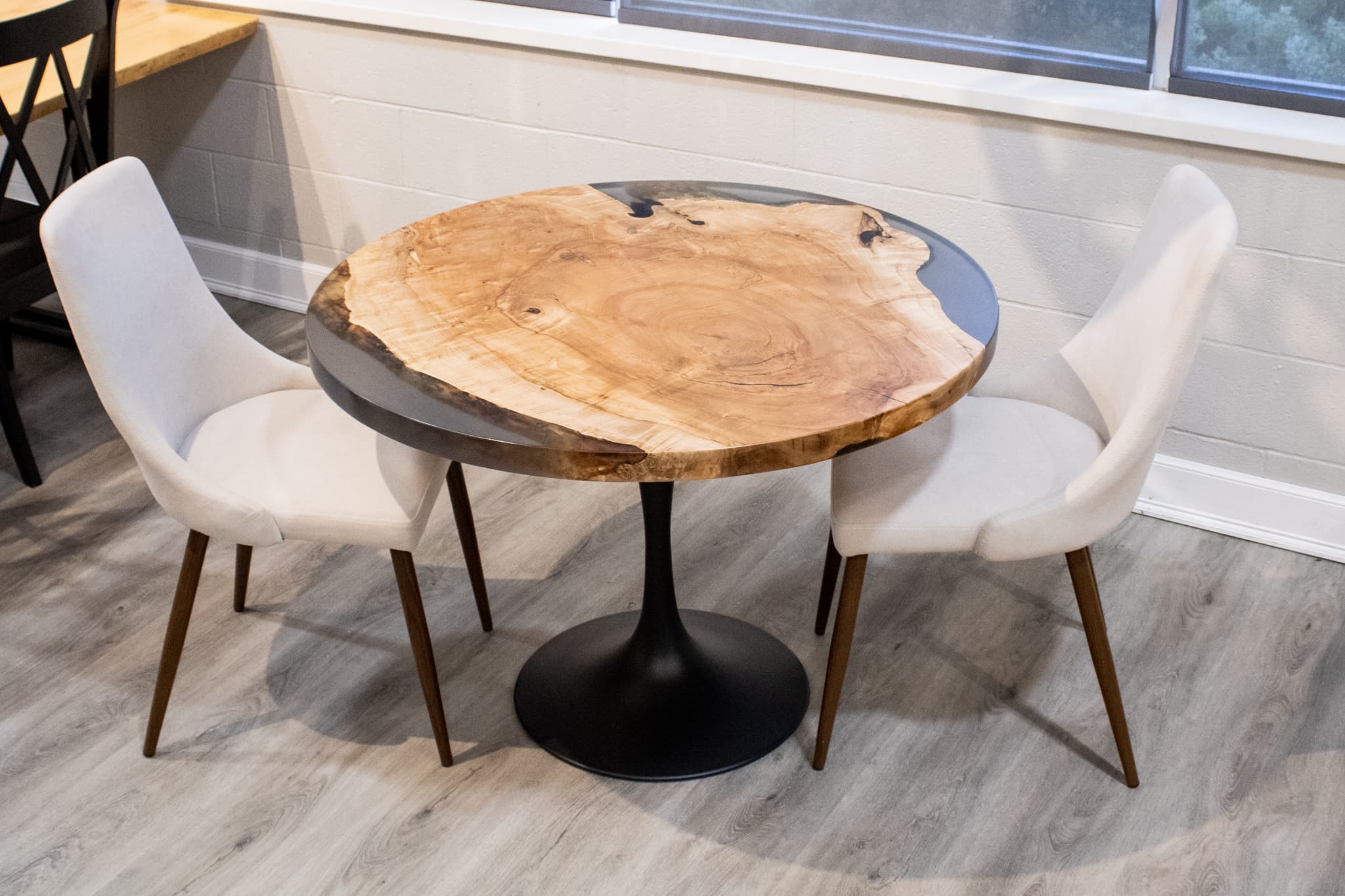 Round Maple Dining Table<br>Highbanks Series – 3.5′ - thumbnail 4
