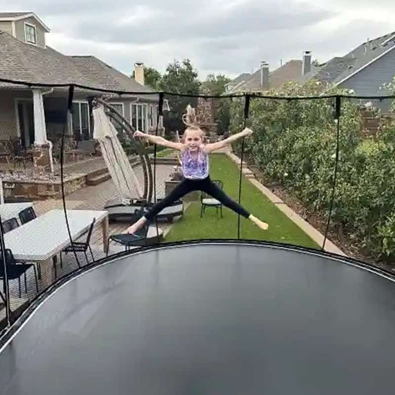 Springfree 12ft x19ft Jumbo Oval Trampoline (No hoop or ladder) - thumbnail 2