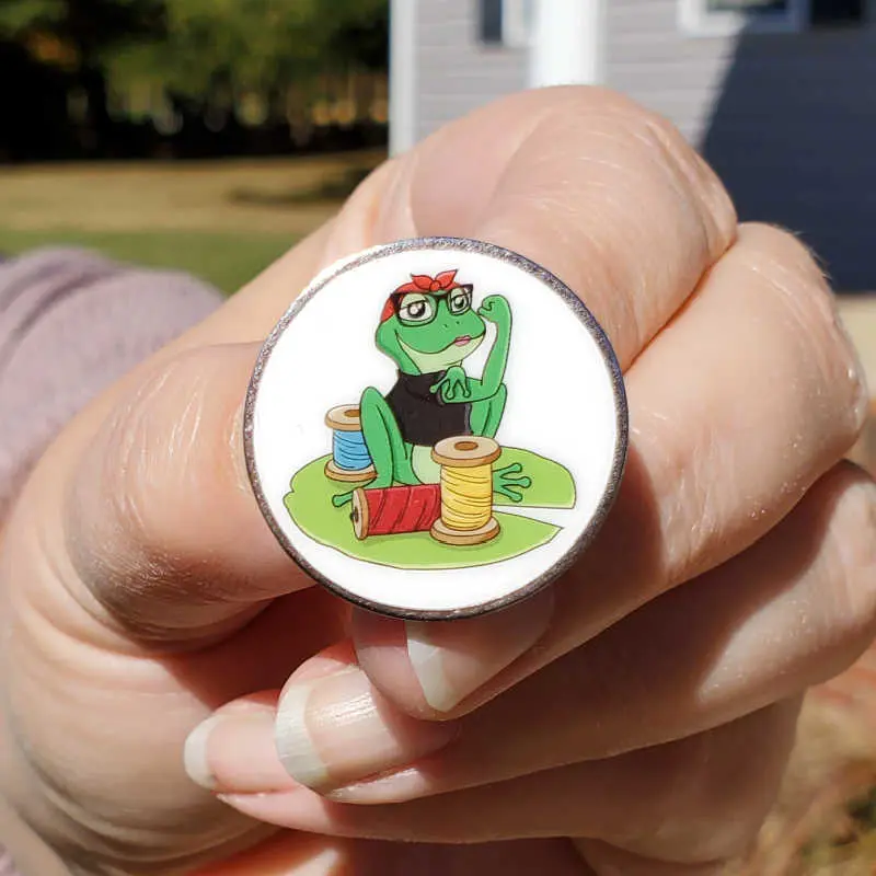 Rona the Ribbiter Collector Pin