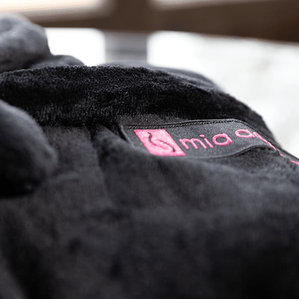Mia Aesthetics Long Plush Robe – Black - thumbnail 3