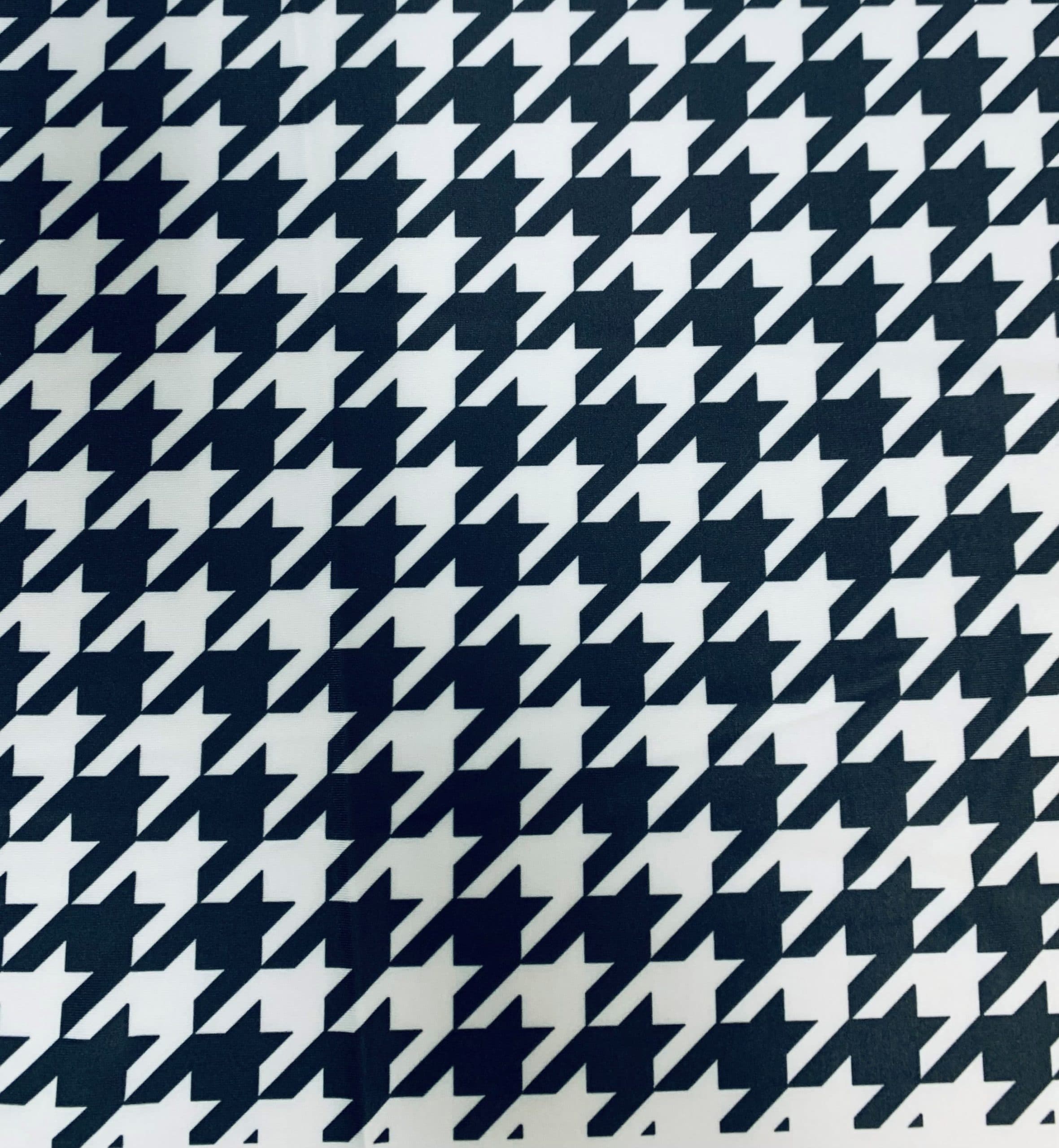 Black and White Houndstooth Print