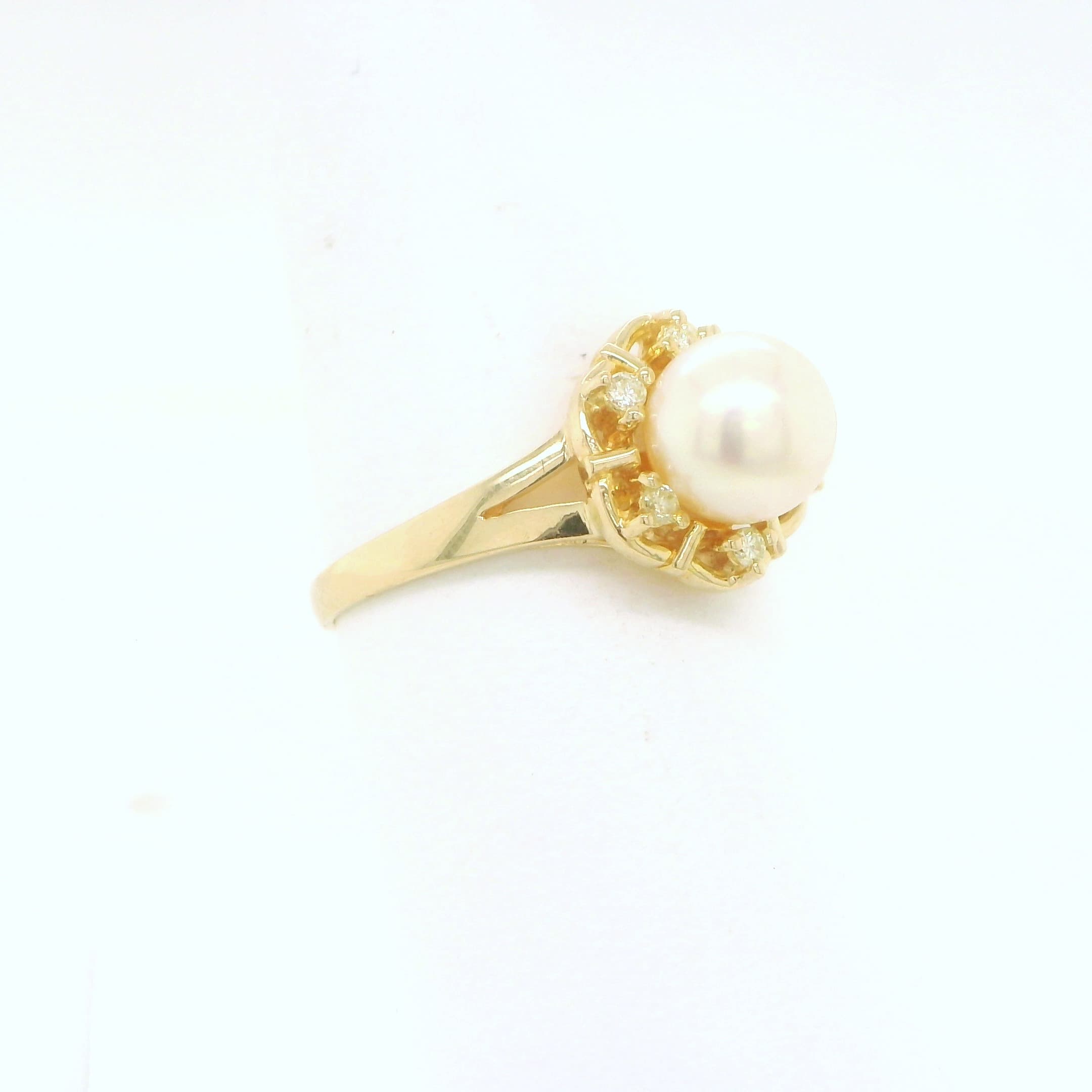 14K Yellow Gold Pearl Ring - thumbnail 3