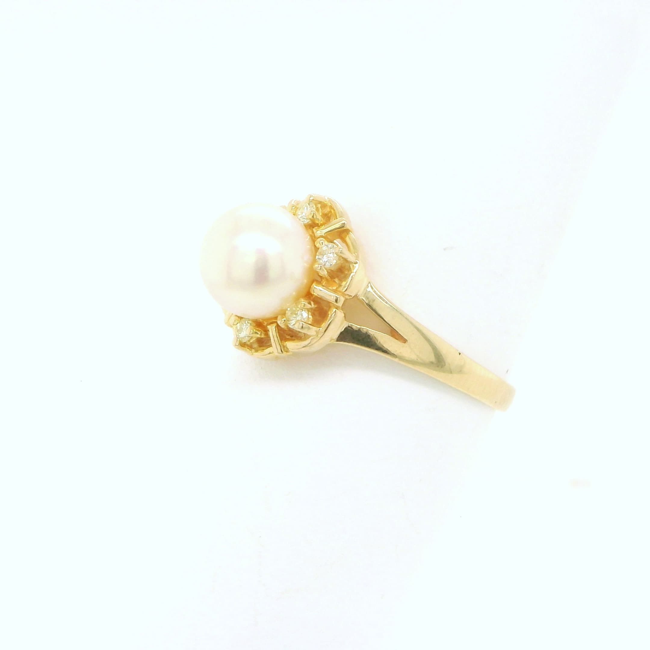 14K Yellow Gold Pearl Ring - thumbnail 2