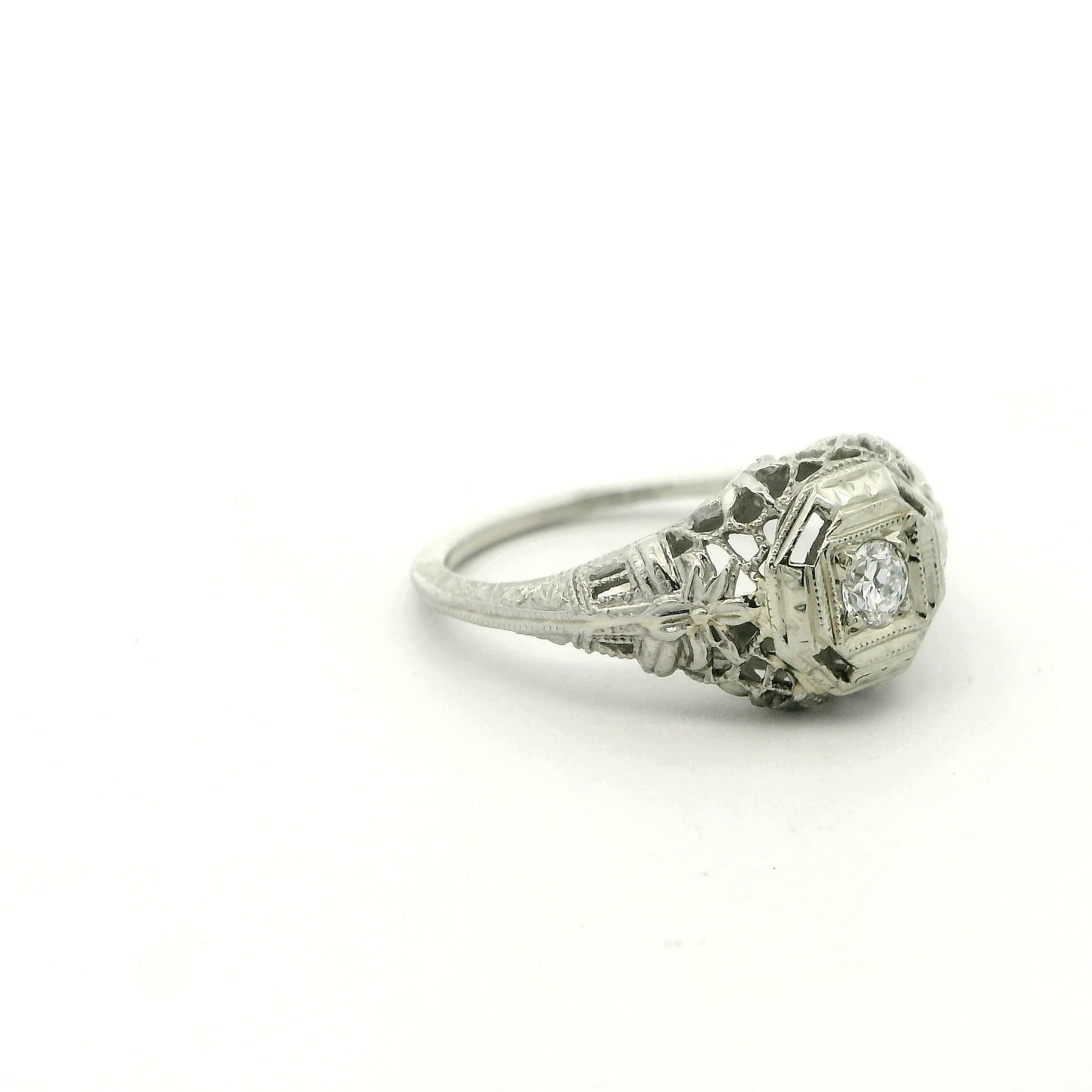 1920’s Filigree 18k White Gold Ring - thumbnail 3