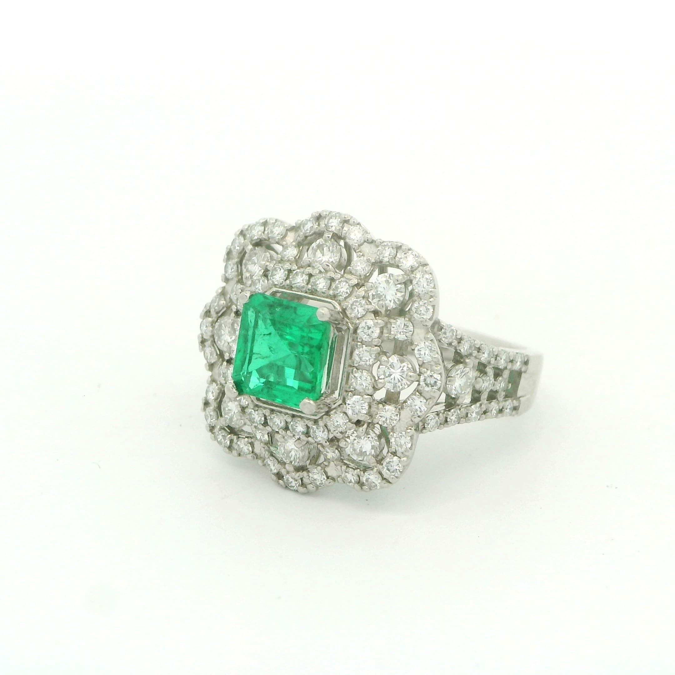 Vintage Inspired Platinum and Emerald Ring - thumbnail 4