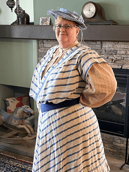 TVE43 – 1908 Surplice Jumper - thumbnail 2