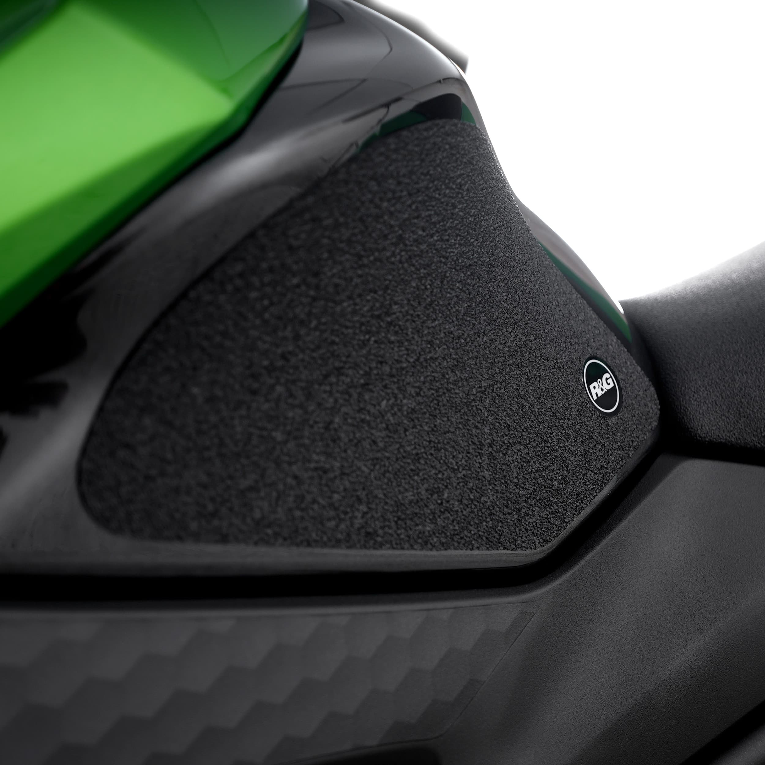 R&G Tank Traction Grip for Kawasaki Z650 S ‘26-, Z650 ’17- & Ninja 650 ’17-