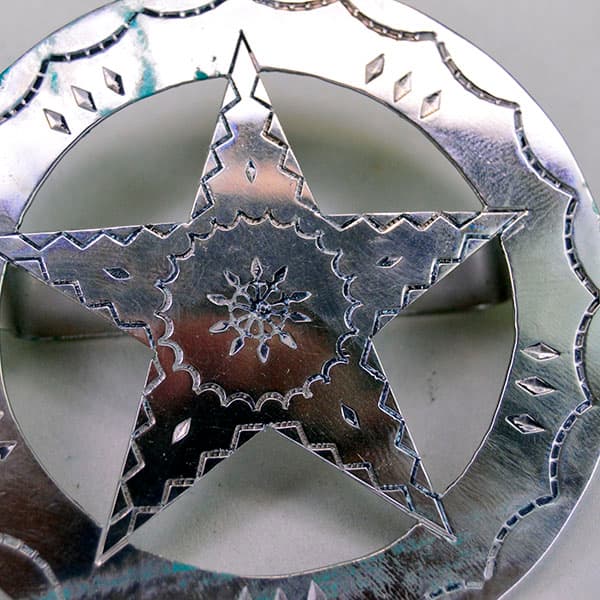 Scarf Slide Round with Star - thumbnail 2