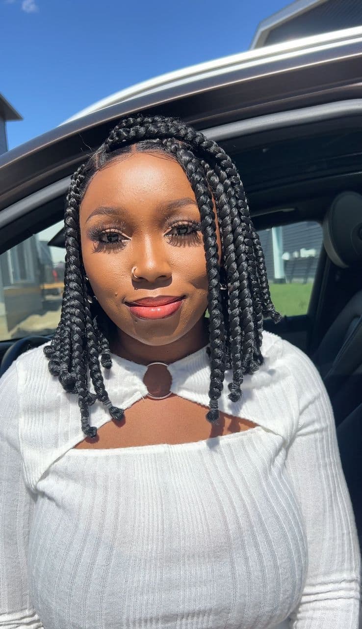 .Short jumbo knotless braids - thumbnail 3