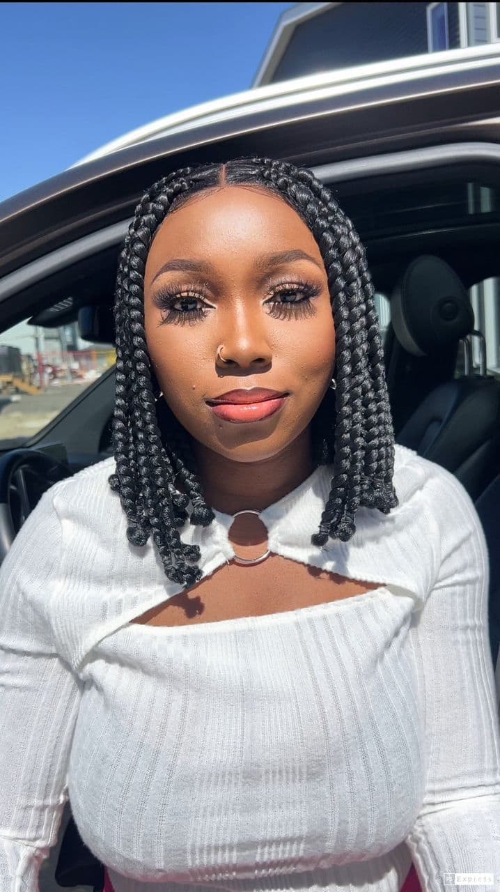 .Short jumbo knotless braids - thumbnail 2