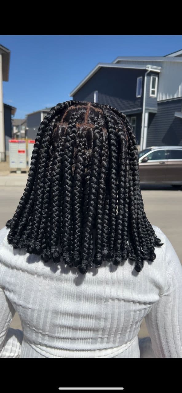 .Short jumbo knotless braids - thumbnail 5