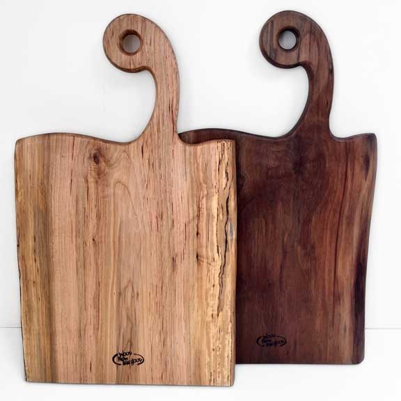 Live Edge Cutting Board with handle – Silver Maple - thumbnail 3