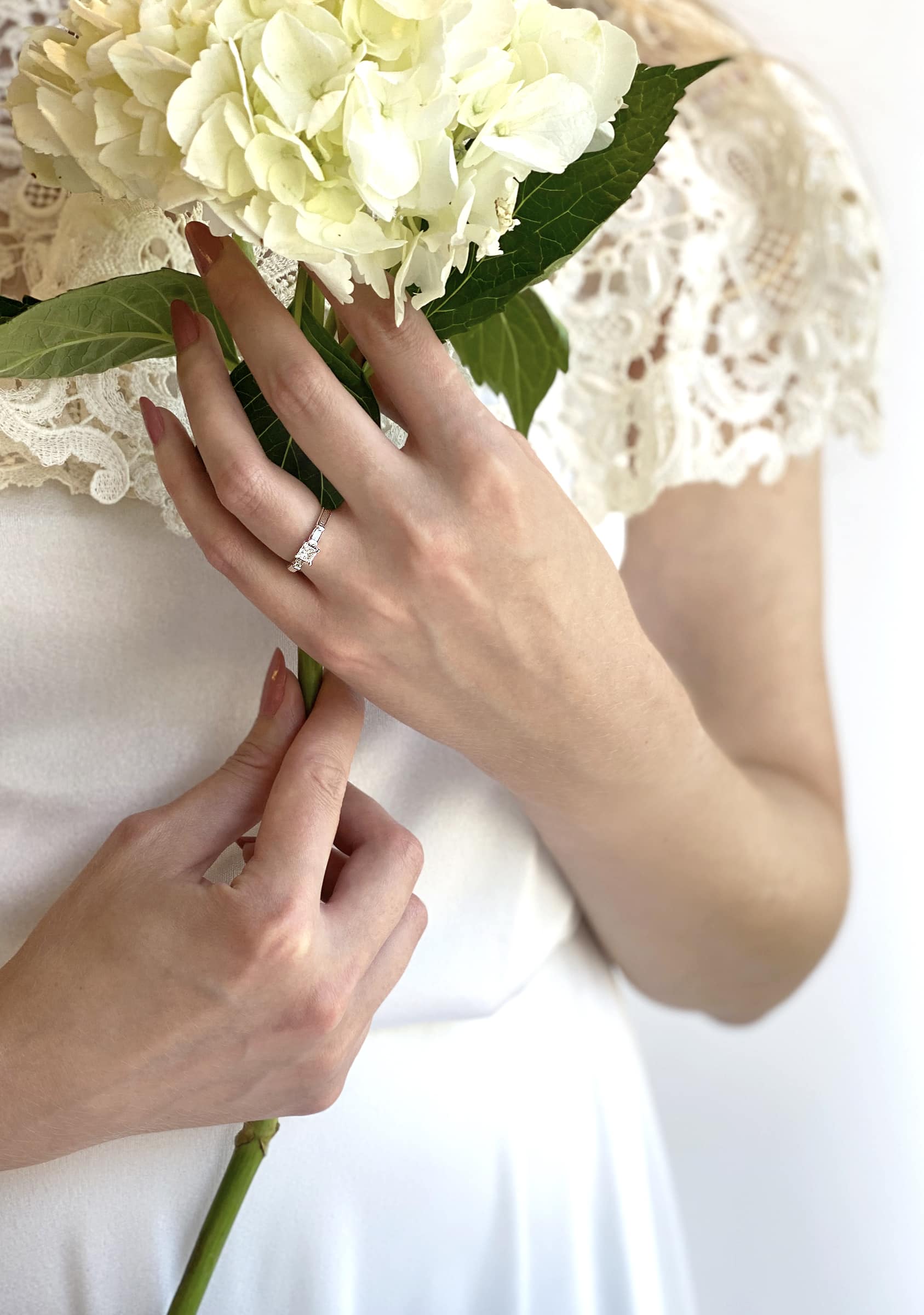 WHITE GOLD DIAMOND ENGAGEMENT STYLE RING - thumbnail 5