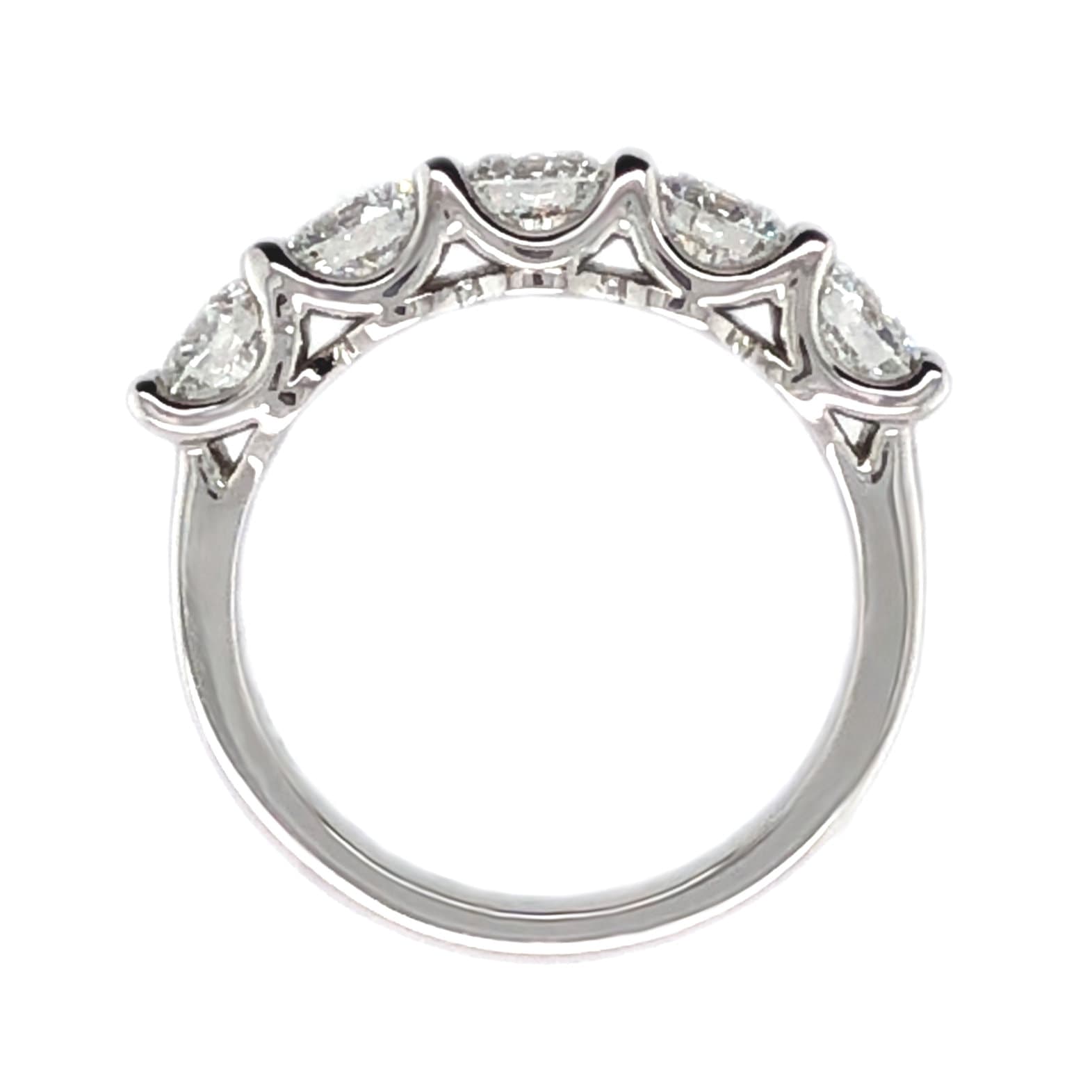 PLATINUM DIAMOND WEDDING RING - thumbnail 3
