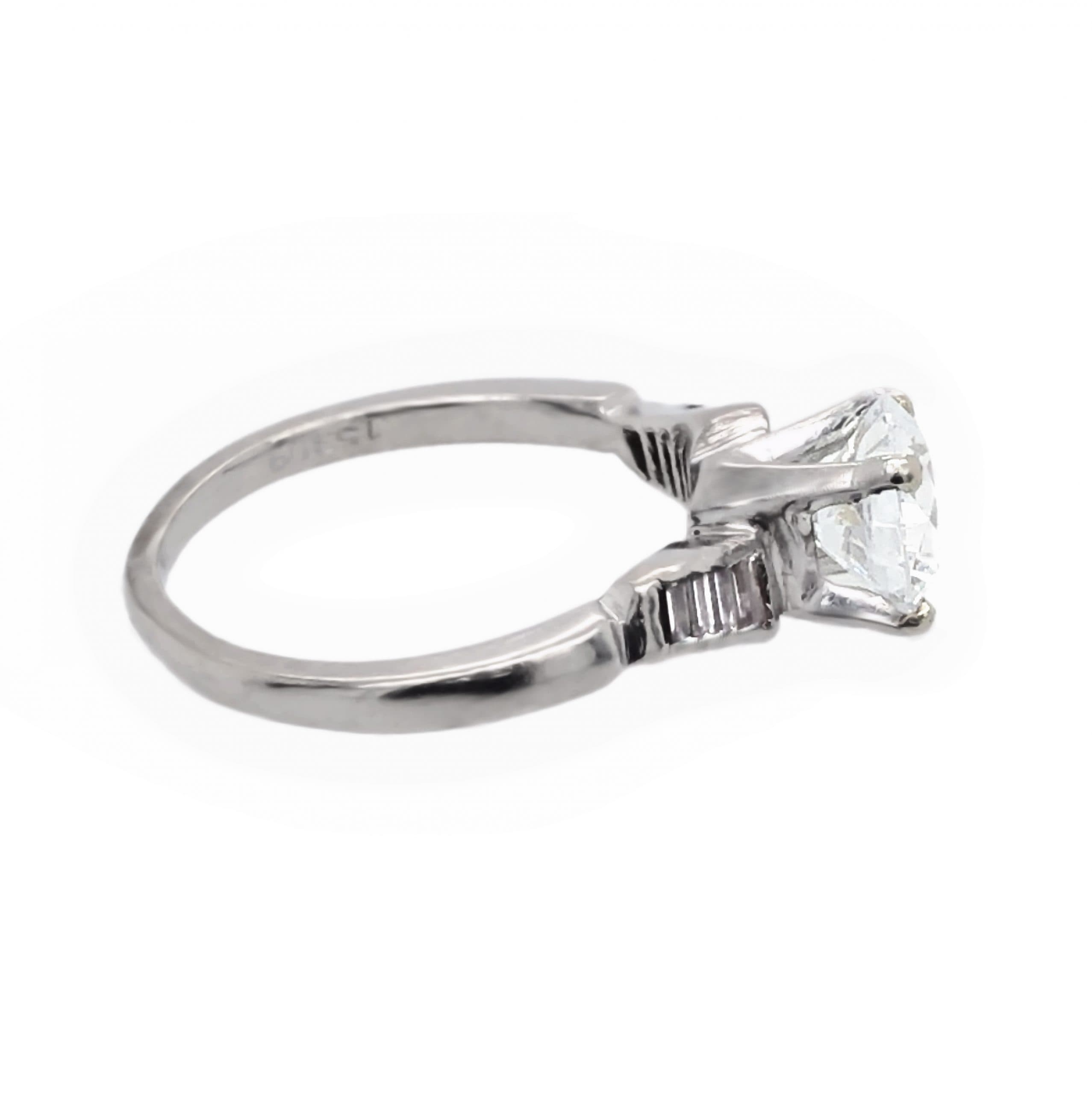PLATINUM VINTAGE DIAMOND RING - thumbnail 2