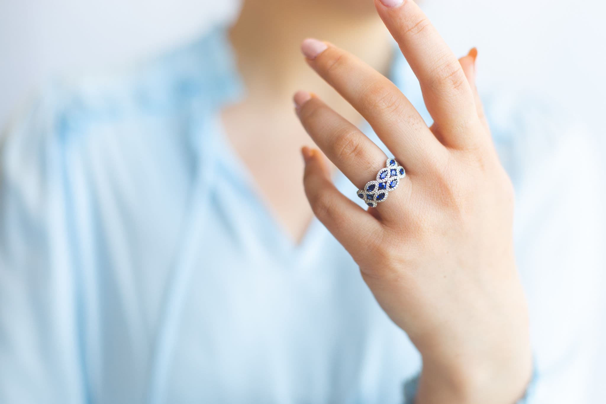 18K WHITE GOLD SAPPHIRE DIAMOND WIDE RING - thumbnail 5
