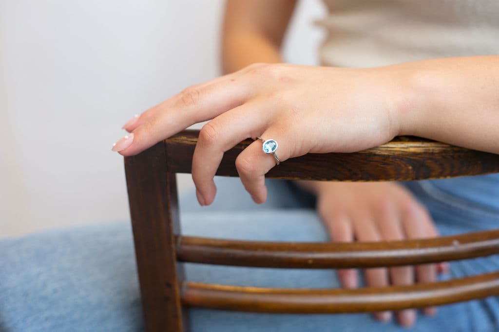 WHITE GOLD BLUE ZIRCON RING - thumbnail 4