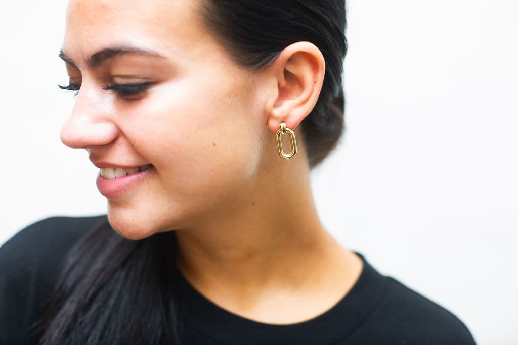 YELLOW GOLD OVAL LINK EARRINGS - thumbnail 2