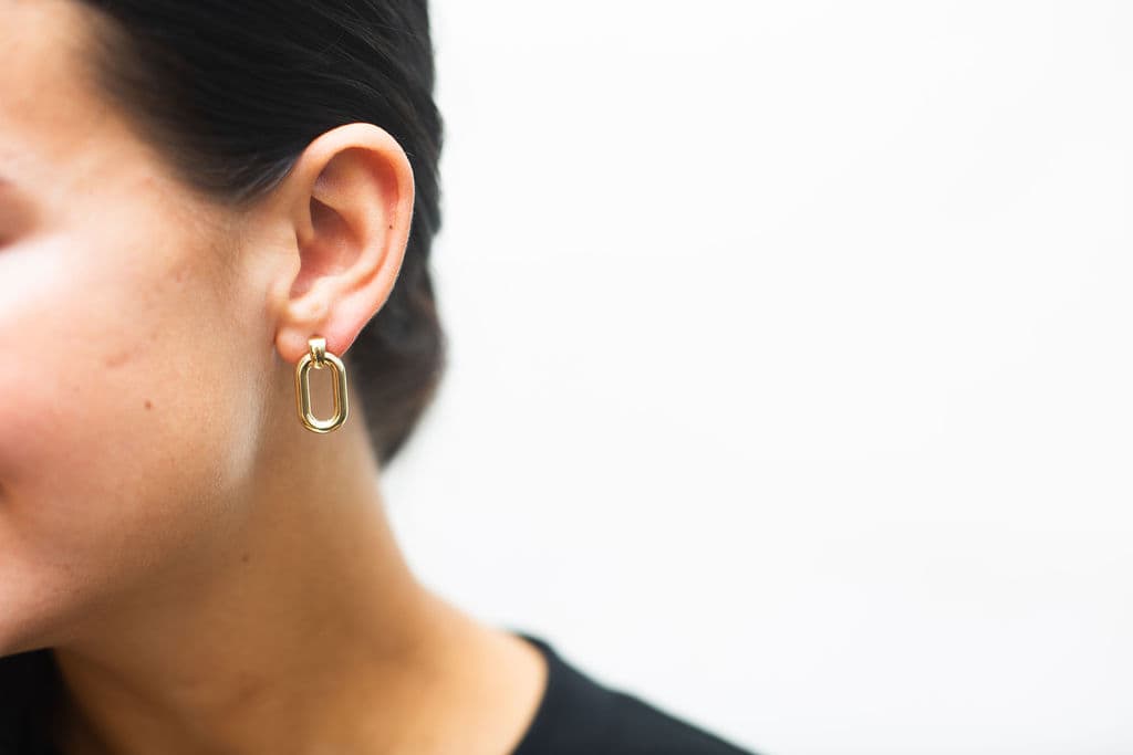 YELLOW GOLD OVAL LINK EARRINGS - thumbnail 3