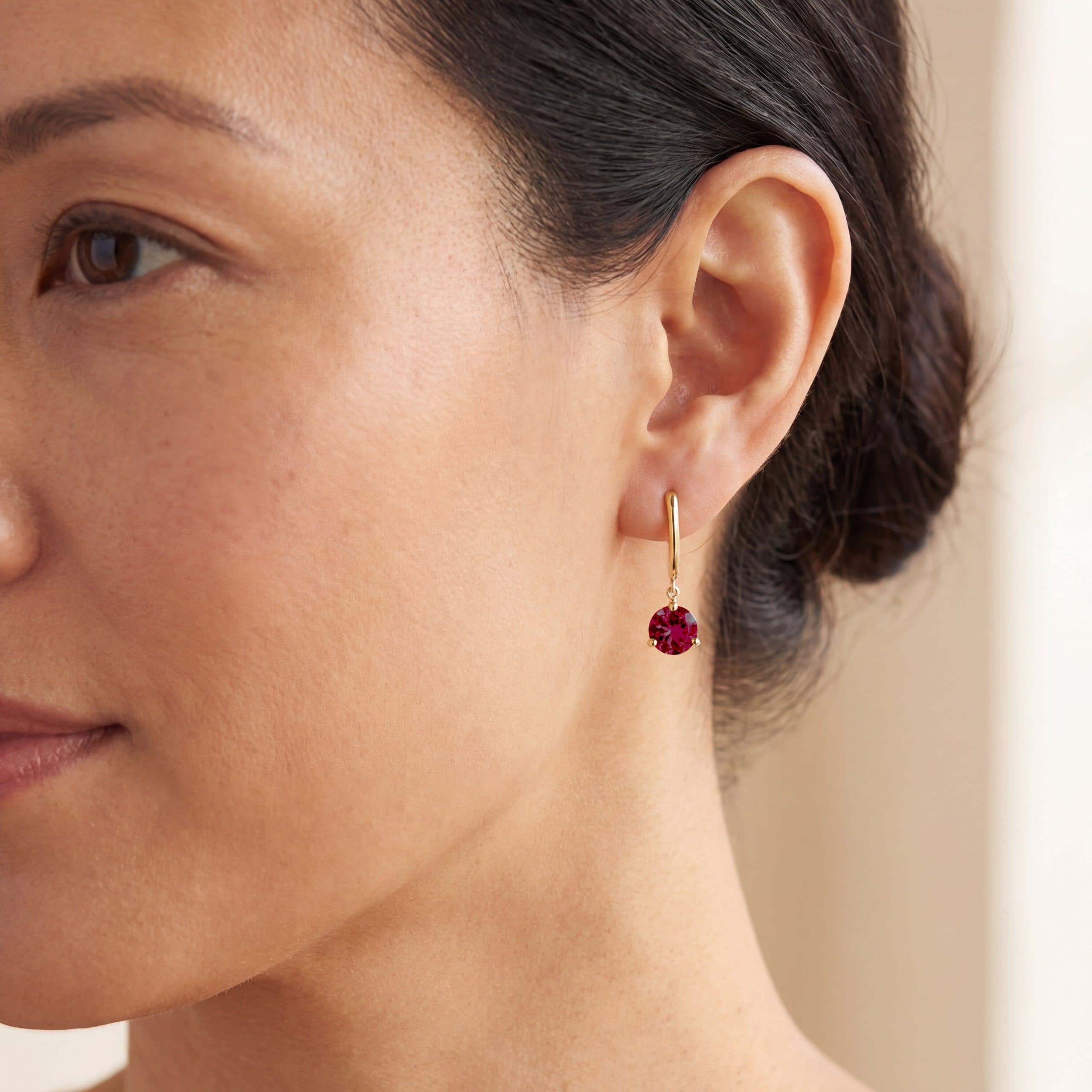 YELLOW GOLD GARNET DROP EARRINGS - thumbnail 2