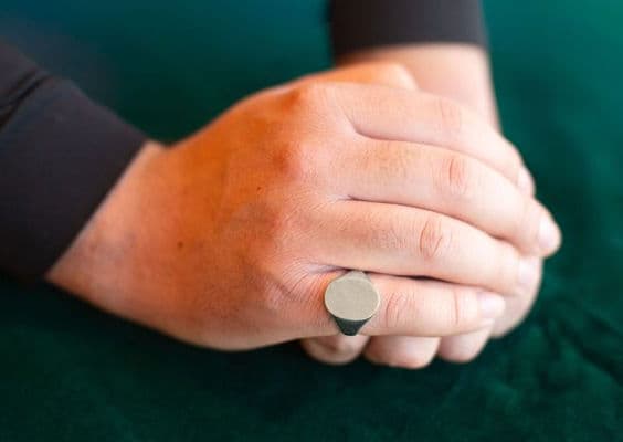 STERLING SILVER OVAL SIGNET RING - thumbnail 3