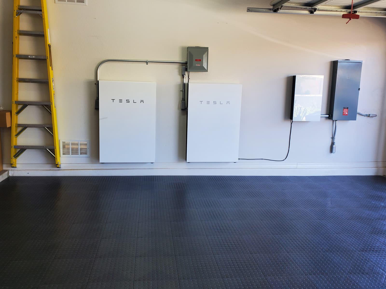 GarageDeck® Coin-Top Garage Floor Tiles - thumbnail 7