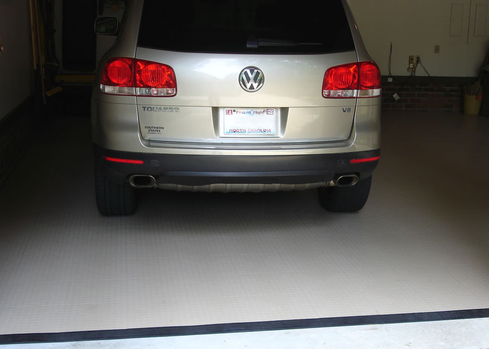GarageDeck® Coin-Top Garage Floor Tiles - thumbnail 5