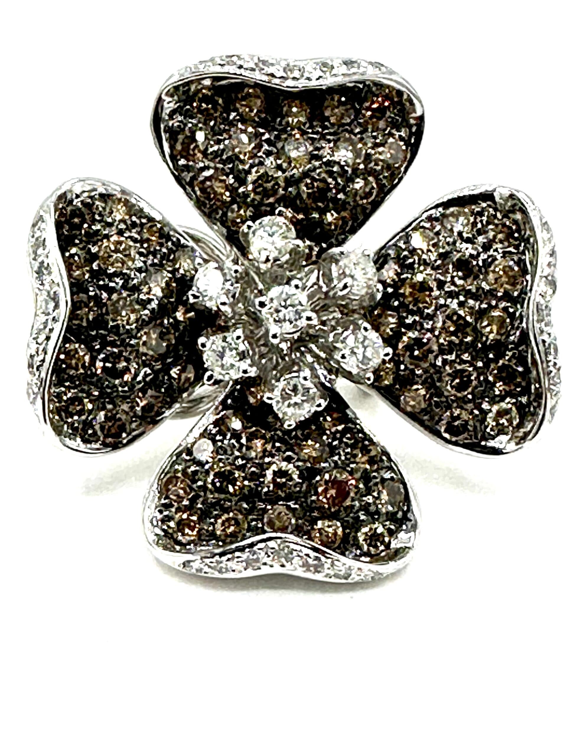 4.72 Carats Round Brilliant Cognac and White Diamonds Gold Dogwood Earrings - thumbnail 7