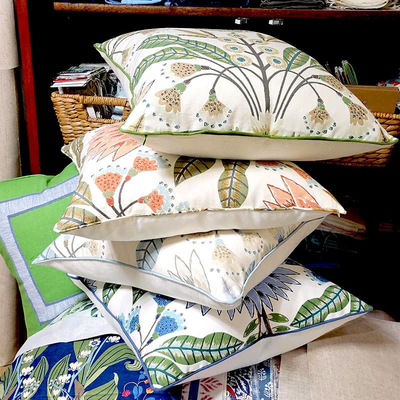 CHARLESTON COLLECTION LOTUS PILLOW / GREEN - thumbnail 2