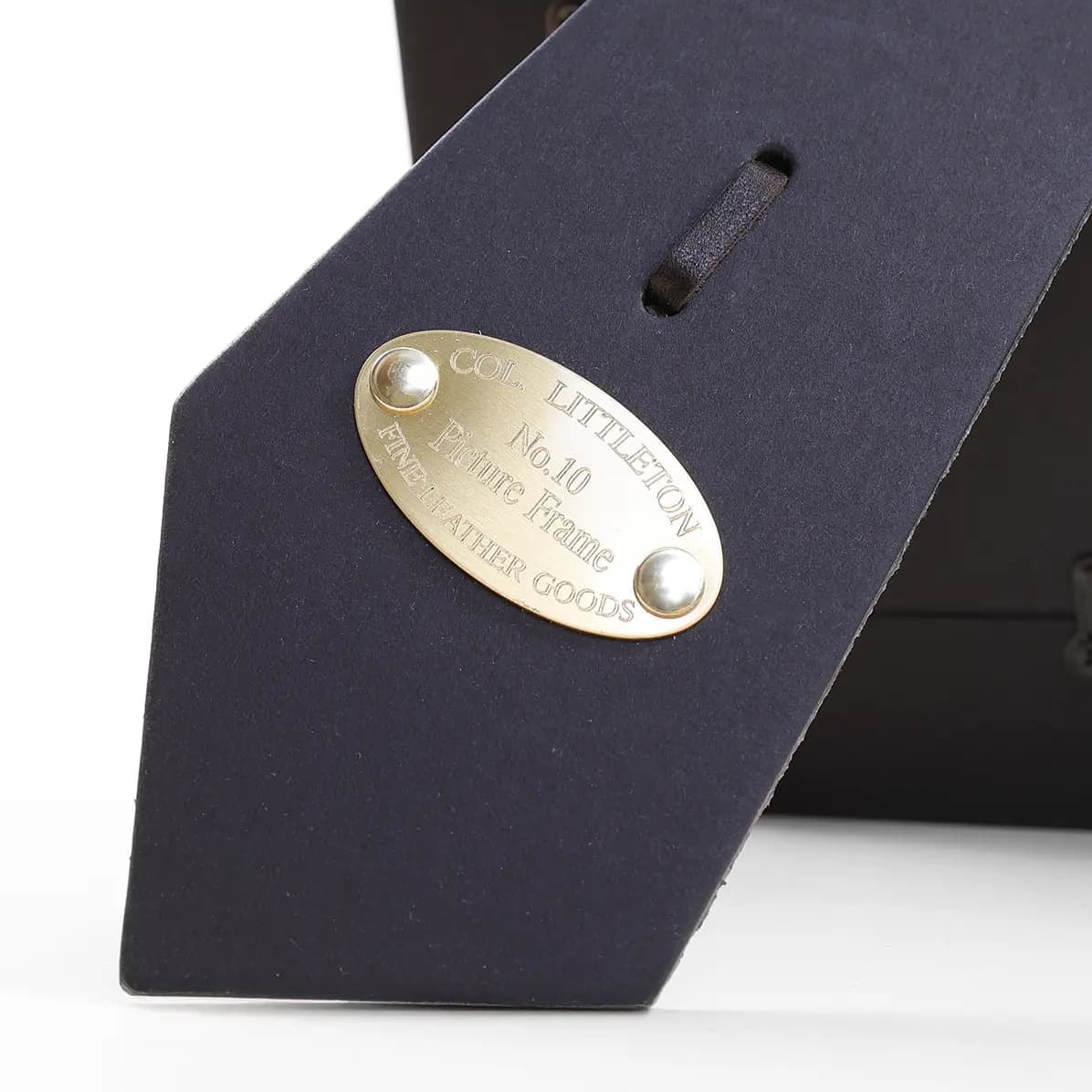 No. 10 Full-Grain 5×7 American Steerhide & Buffalo Leather Picture Frame - thumbnail 4