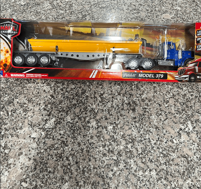 1:32 Peterbilt 389 With Trailer