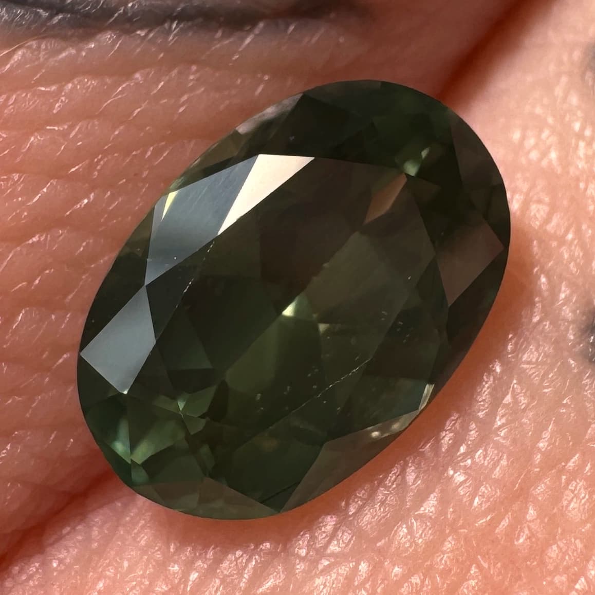 2.05ct Oval Australian Sapphire - thumbnail 3
