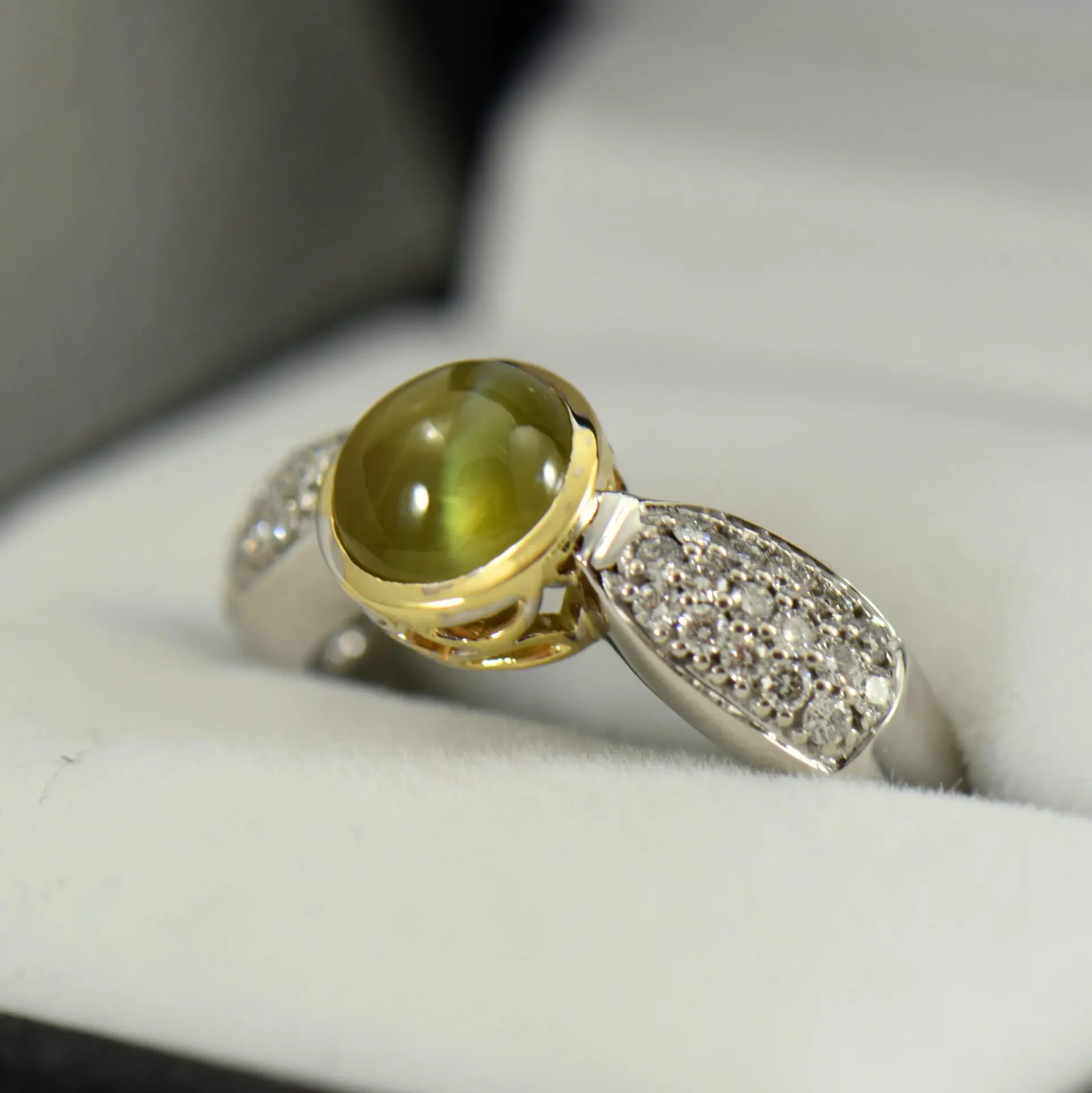Custom Cat’s Eye Chrysoberyl & Pave Diamond Ring - thumbnail 2