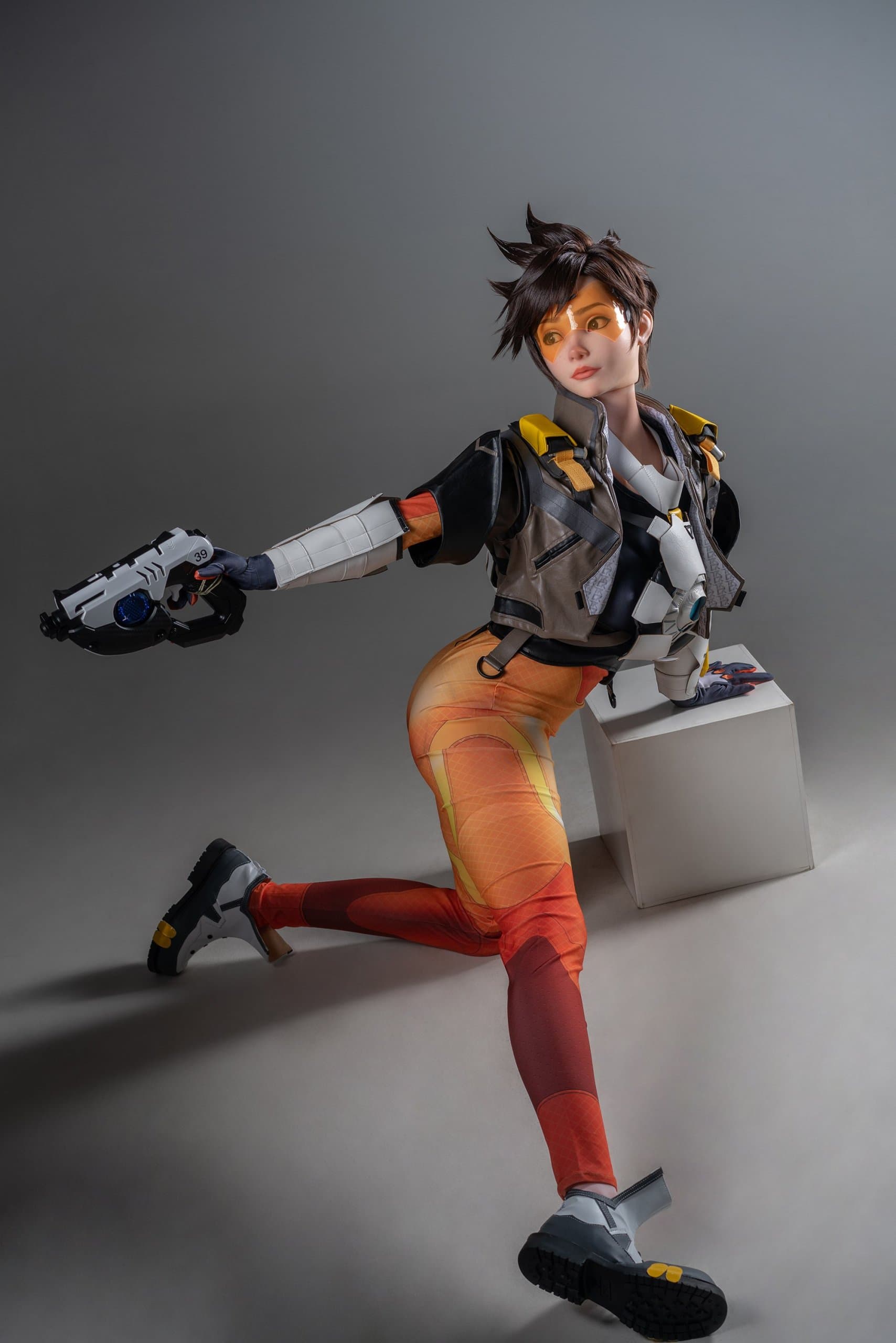 Tracer’s Outfit and Shoes - thumbnail 2
