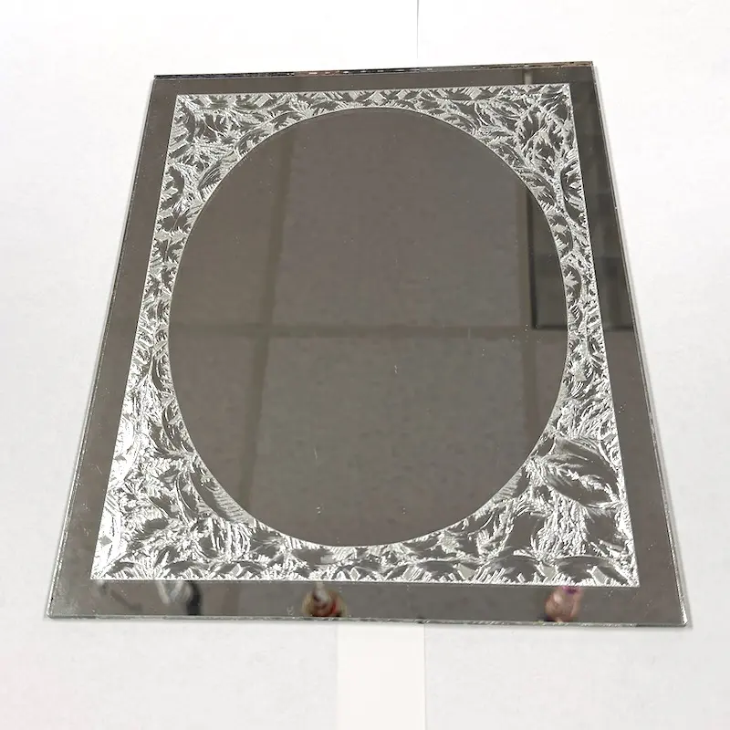 M8105 – Mirror 8″ x 10″ Rectangle with Center Oval