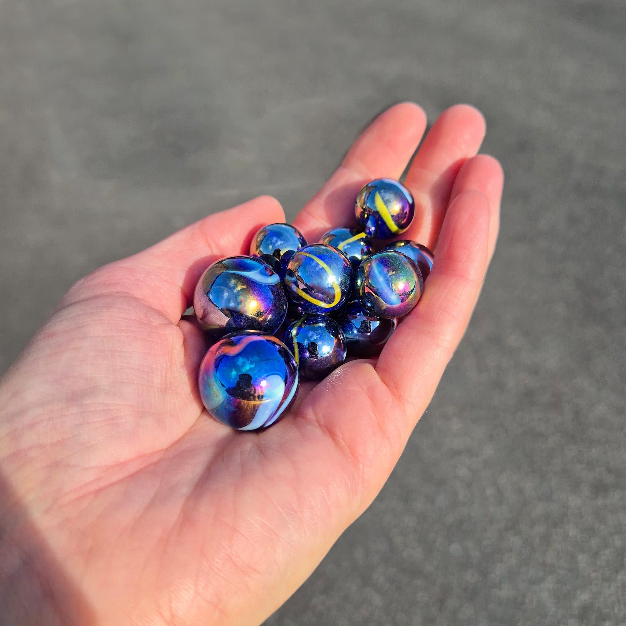 Lustered Snorkel Marble - thumbnail 2