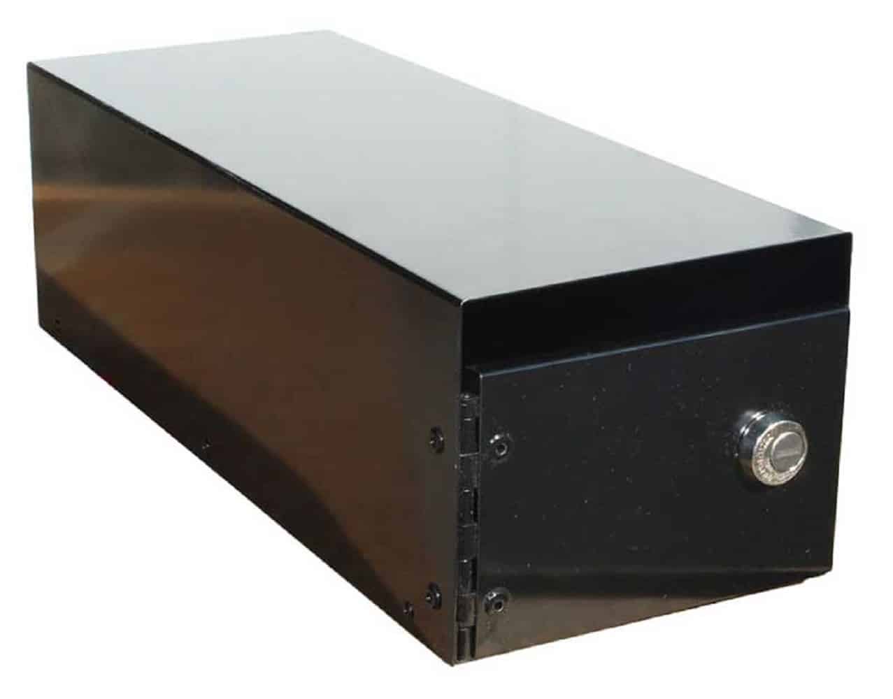 Westhaven System with Lewiston Mailbox, Square Collar & Pyramid Finial - thumbnail 3